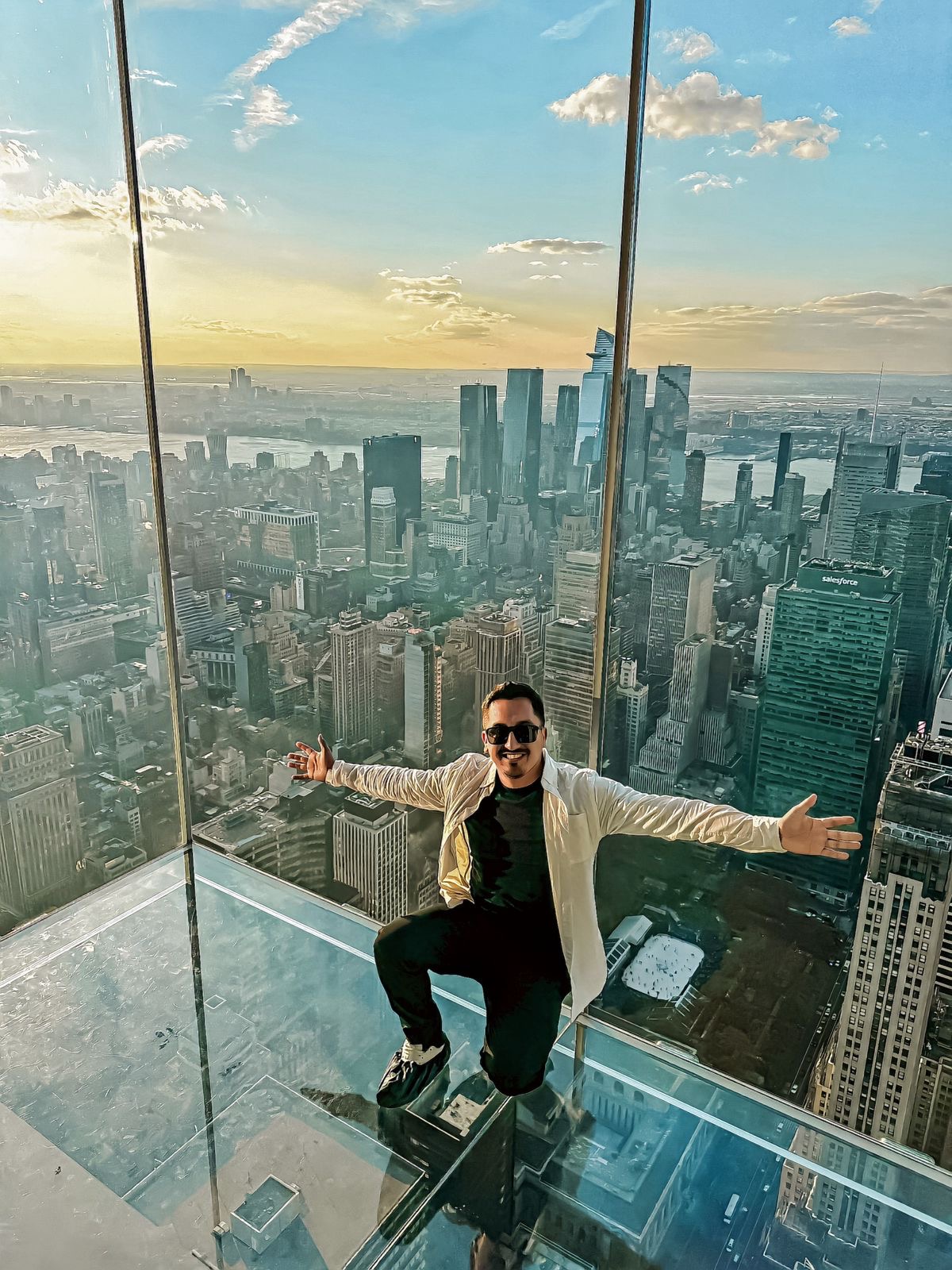 Mauricio Parada Sagurie en Nueva York, creador de Datos de un Viajero